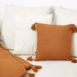 Fabrique de Styles Coussins Et Housses>Coussin avec pompons en gaze de coton 40x40cm - Gaia Camel