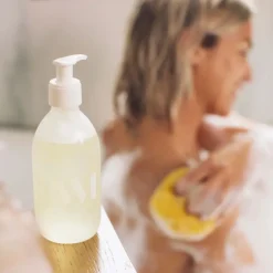 Fabrique de Styles Savon Liquide>Flacon en verre gel douche écorce d'orange et poivre noir 290ml Vert