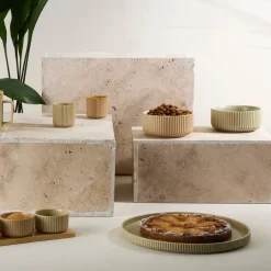 Fabrique de Styles Plats Et Saladiers>Plat rond en grès d33cm - Sweet Leaves Amande