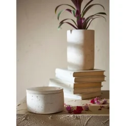 Fabrique de Styles Pots Et Bocaux>Pot avec couvercle en ciment écru moucheté h6.5cm - Organic Ecru